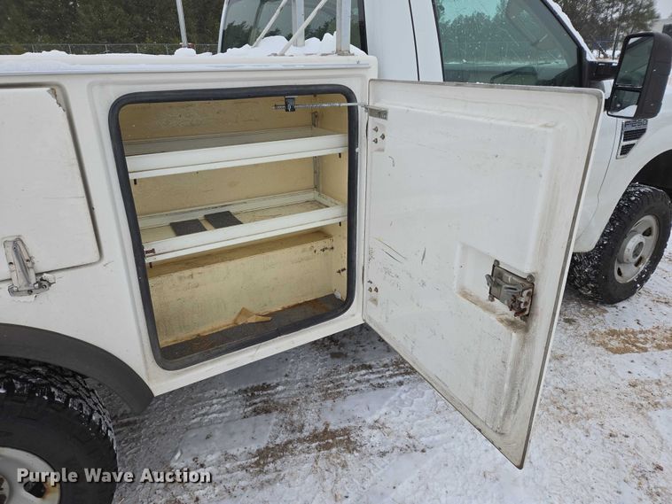 image for item ES2595 2008 Ford F250 Super Duty utility bed pickup truck