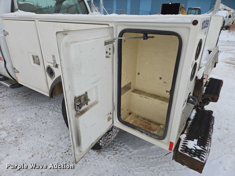 image for item ES2595 2008 Ford F250 Super Duty utility bed pickup truck