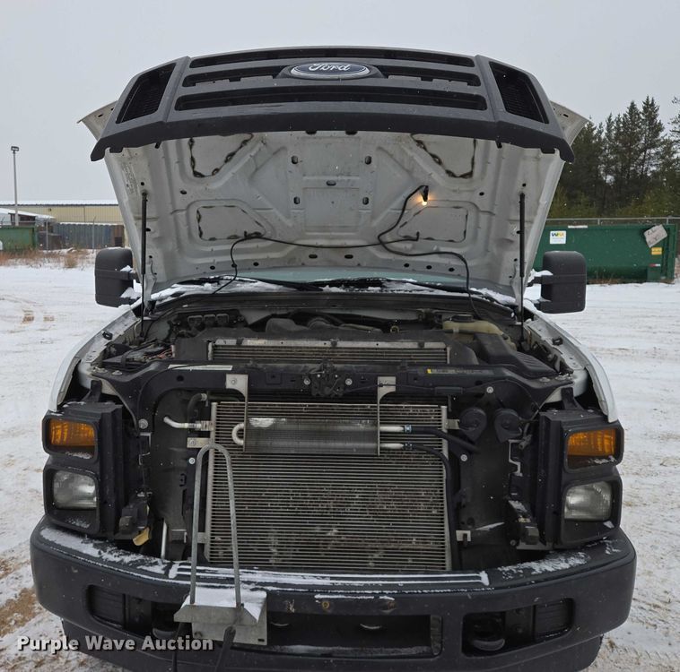 image for item ES2595 2008 Ford F250 Super Duty utility bed pickup truck