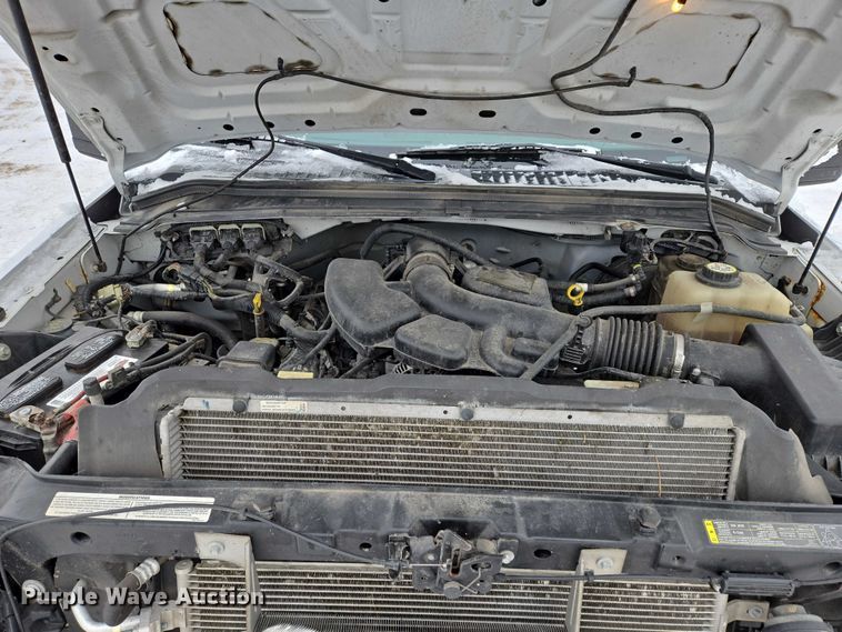 image for item ES2595 2008 Ford F250 Super Duty utility bed pickup truck