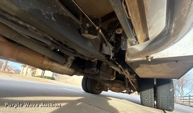 image for item ES5618 2018 Ford F350 Super Duty Ext. Cab utility bed pickup truck