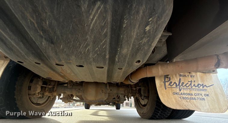 image for item ES5618 2018 Ford F350 Super Duty Ext. Cab utility bed pickup truck