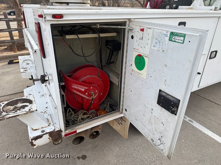 image for item ES5618 2018 Ford F350 Super Duty Ext. Cab utility bed pickup truck