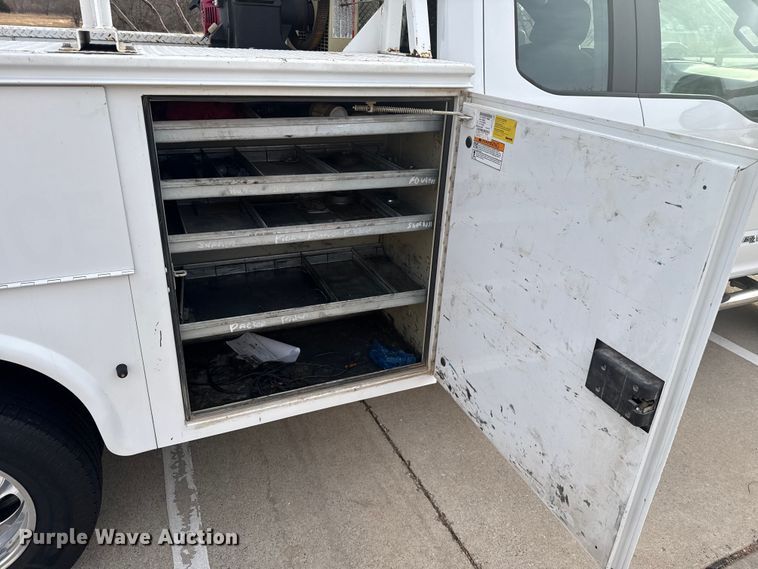 image for item ES5618 2018 Ford F350 Super Duty Ext. Cab utility bed pickup truck