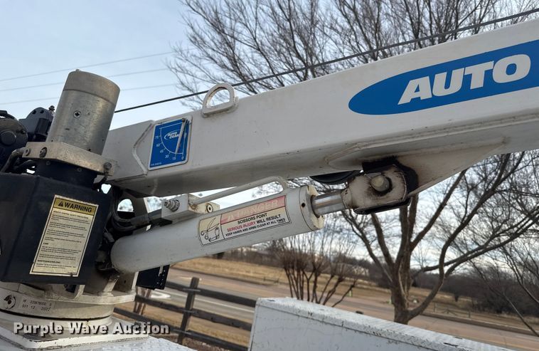 image for item ES5618 2018 Ford F350 Super Duty Ext. Cab utility bed pickup truck