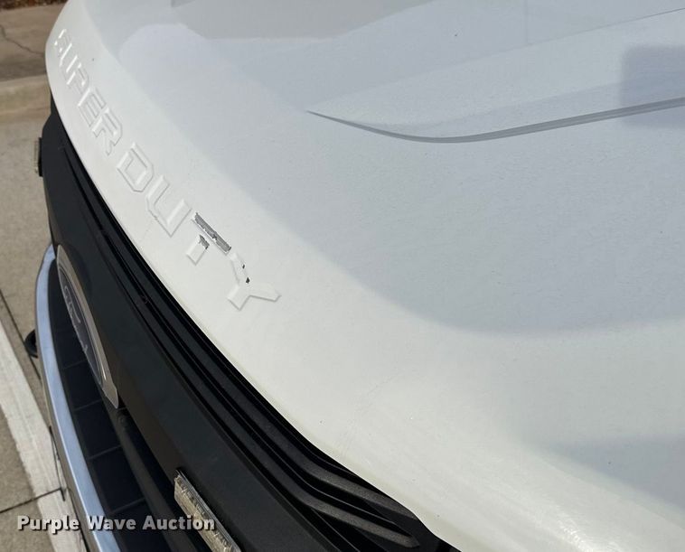 image for item ES5618 2018 Ford F350 Super Duty Ext. Cab utility bed pickup truck