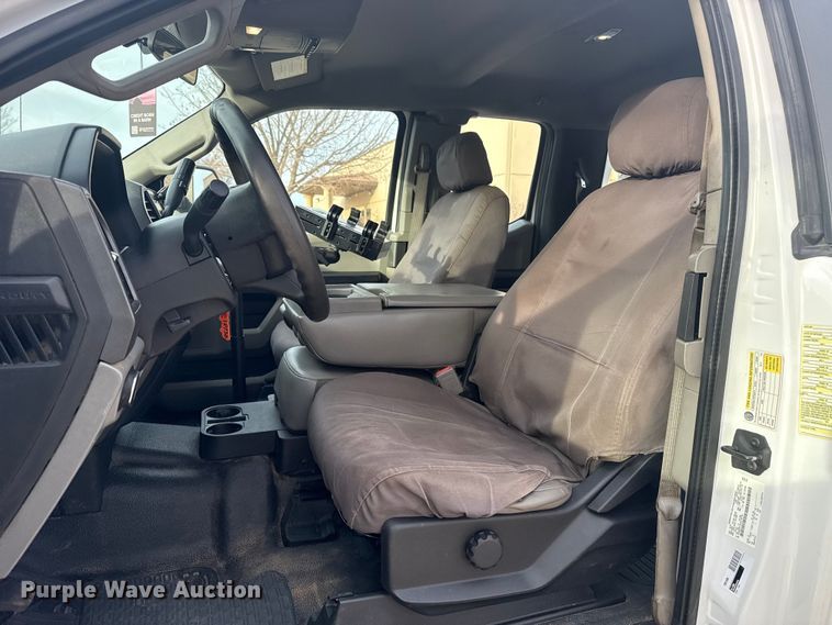 image for item ES5618 2018 Ford F350 Super Duty Ext. Cab utility bed pickup truck