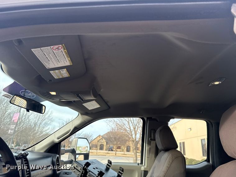 image for item ES5618 2018 Ford F350 Super Duty Ext. Cab utility bed pickup truck