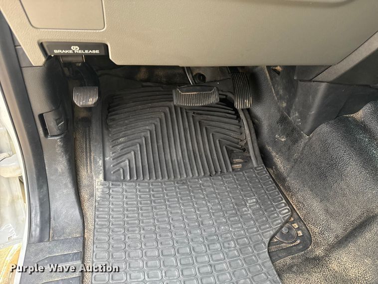 image for item ES5618 2018 Ford F350 Super Duty Ext. Cab utility bed pickup truck