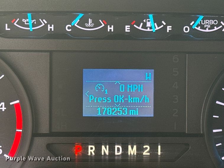 image for item ES5618 2018 Ford F350 Super Duty Ext. Cab utility bed pickup truck