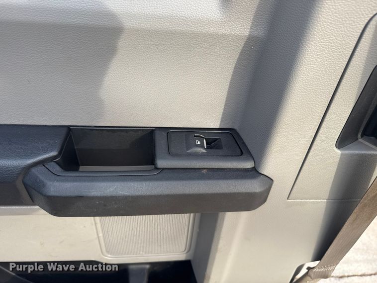 image for item ES5618 2018 Ford F350 Super Duty Ext. Cab utility bed pickup truck