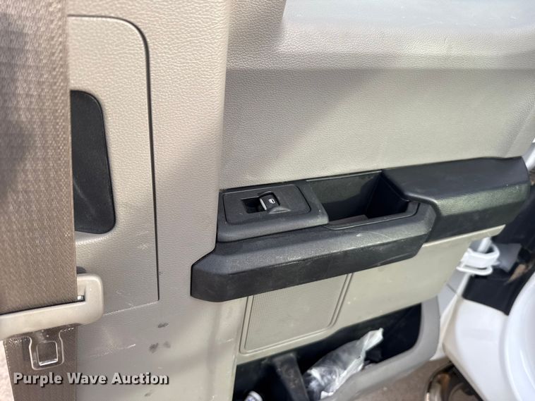 image for item ES5618 2018 Ford F350 Super Duty Ext. Cab utility bed pickup truck