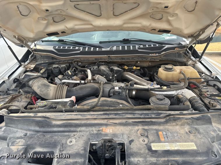 image for item ES5618 2018 Ford F350 Super Duty Ext. Cab utility bed pickup truck