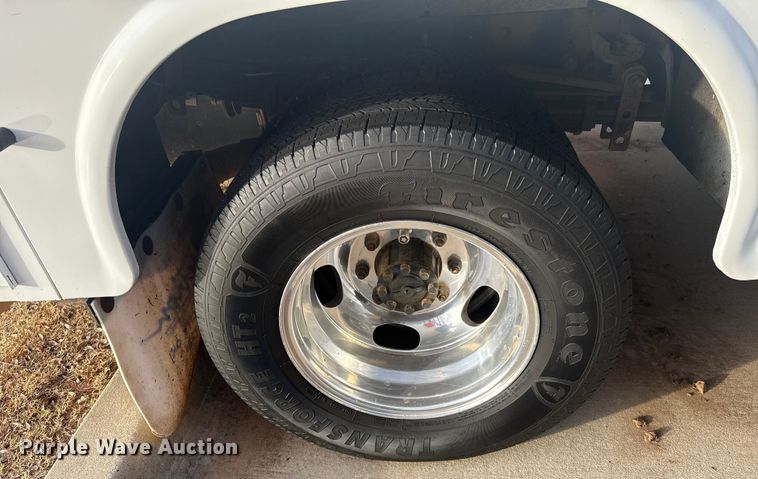 image for item ES5618 2018 Ford F350 Super Duty Ext. Cab utility bed pickup truck