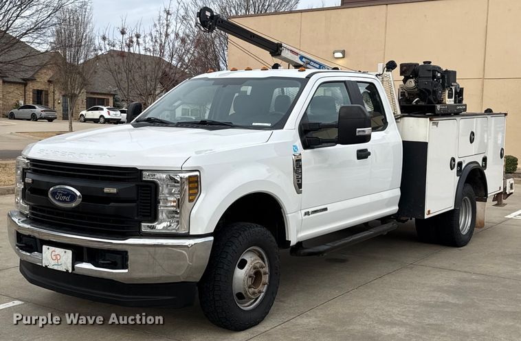 image for item ES5620 2019 Ford F350 Super Duty Ext. Cab utility bed pickup truck