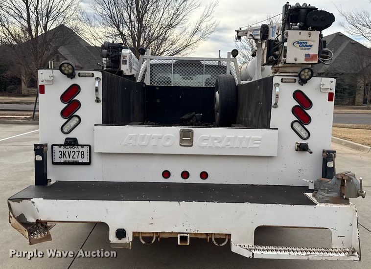 image for item ES5620 2019 Ford F350 Super Duty Ext. Cab utility bed pickup truck