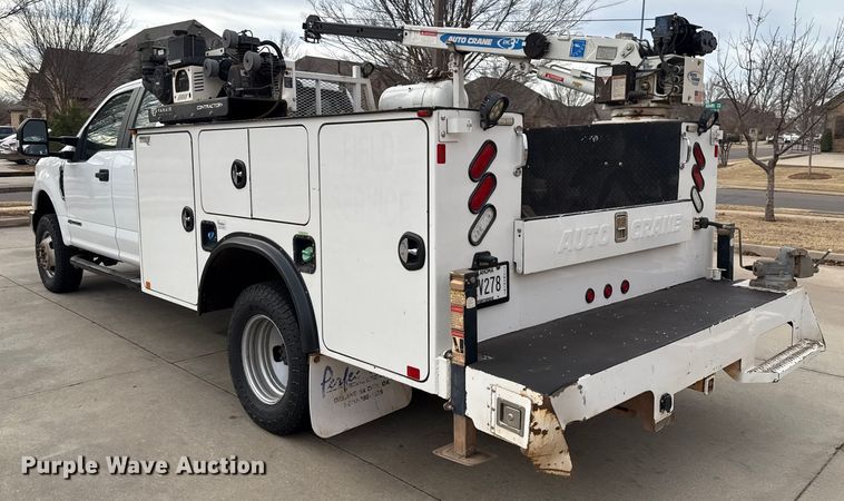 image for item ES5620 2019 Ford F350 Super Duty Ext. Cab utility bed pickup truck