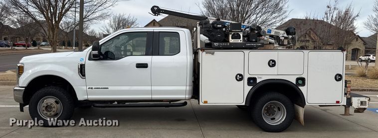 image for item ES5620 2019 Ford F350 Super Duty Ext. Cab utility bed pickup truck