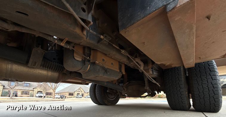 image for item ES5620 2019 Ford F350 Super Duty Ext. Cab utility bed pickup truck