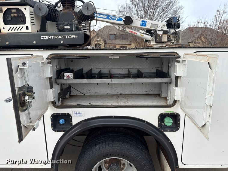 image for item ES5620 2019 Ford F350 Super Duty Ext. Cab utility bed pickup truck