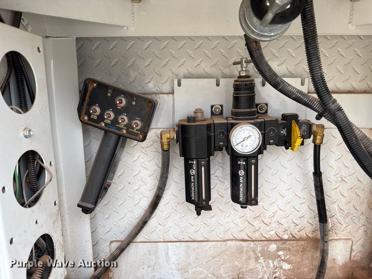 image for item ES5620 2019 Ford F350 Super Duty Ext. Cab utility bed pickup truck