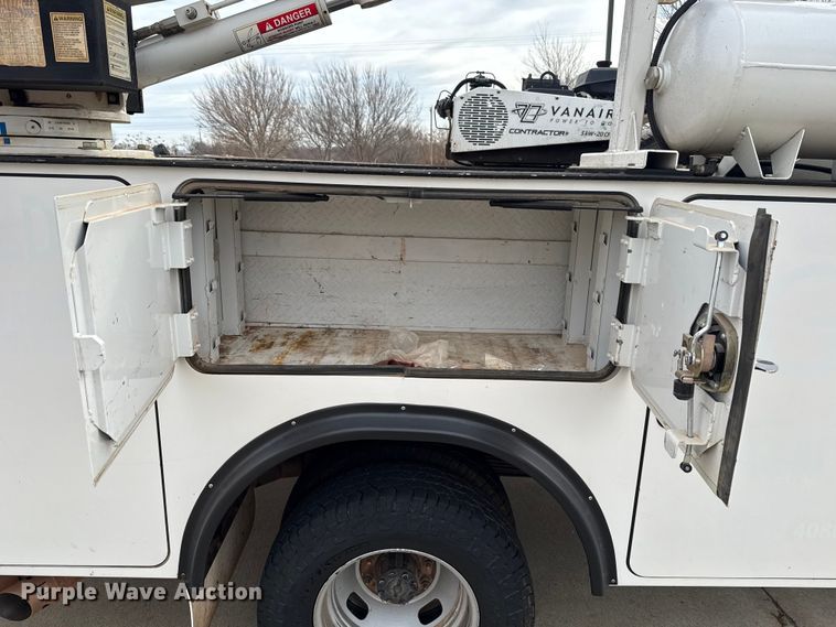 image for item ES5620 2019 Ford F350 Super Duty Ext. Cab utility bed pickup truck