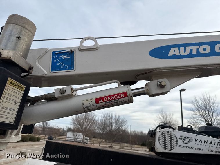 image for item ES5620 2019 Ford F350 Super Duty Ext. Cab utility bed pickup truck