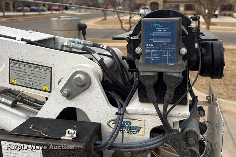 image for item ES5620 2019 Ford F350 Super Duty Ext. Cab utility bed pickup truck