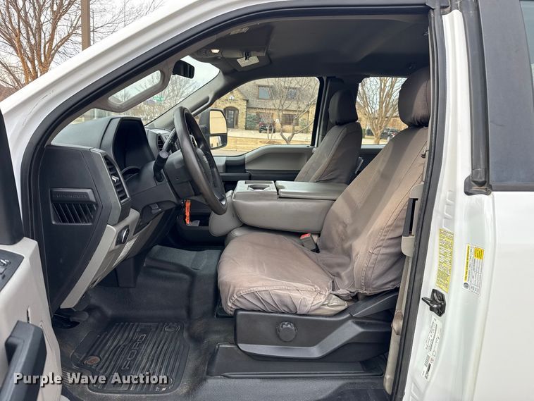 image for item ES5620 2019 Ford F350 Super Duty Ext. Cab utility bed pickup truck