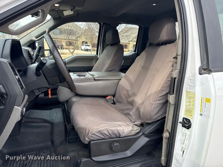 image for item ES5620 2019 Ford F350 Super Duty Ext. Cab utility bed pickup truck