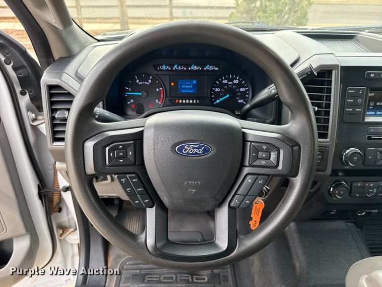 image for item ES5620 2019 Ford F350 Super Duty Ext. Cab utility bed pickup truck