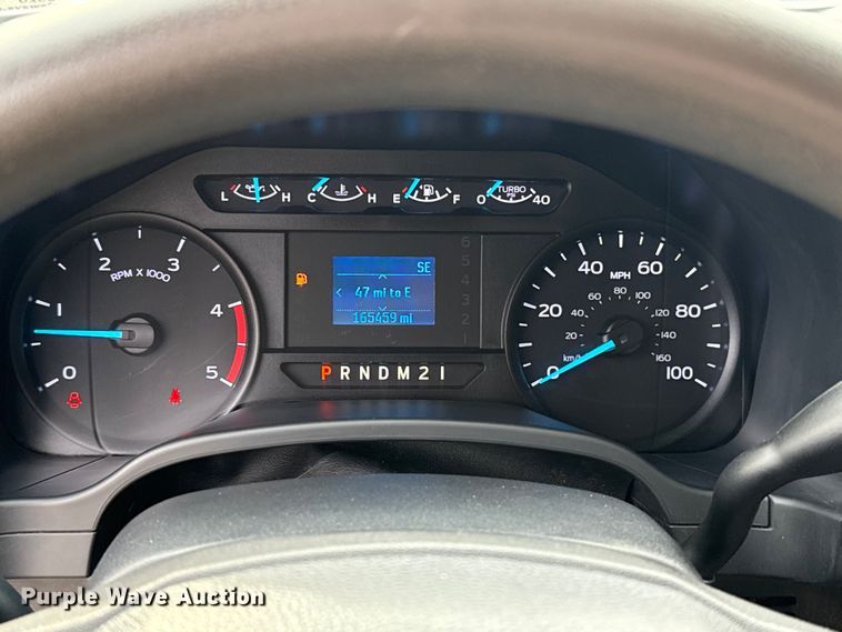 image for item ES5620 2019 Ford F350 Super Duty Ext. Cab utility bed pickup truck