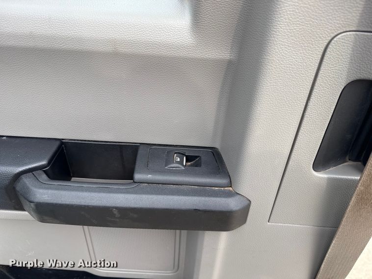 image for item ES5620 2019 Ford F350 Super Duty Ext. Cab utility bed pickup truck