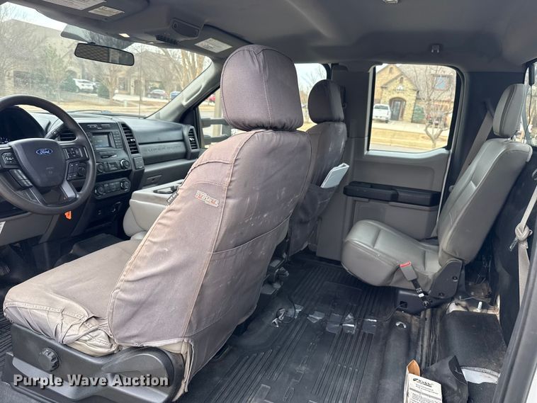 image for item ES5620 2019 Ford F350 Super Duty Ext. Cab utility bed pickup truck