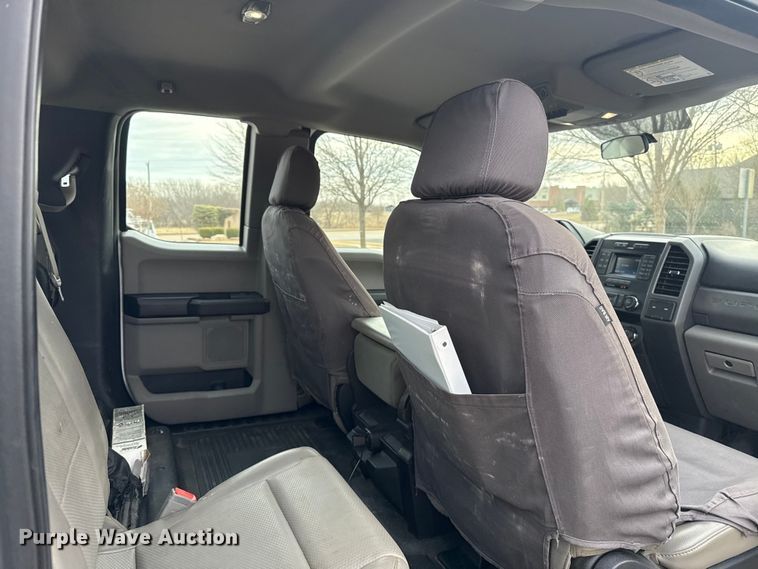 image for item ES5620 2019 Ford F350 Super Duty Ext. Cab utility bed pickup truck