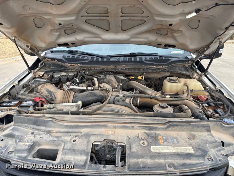 image for item ES5620 2019 Ford F350 Super Duty Ext. Cab utility bed pickup truck