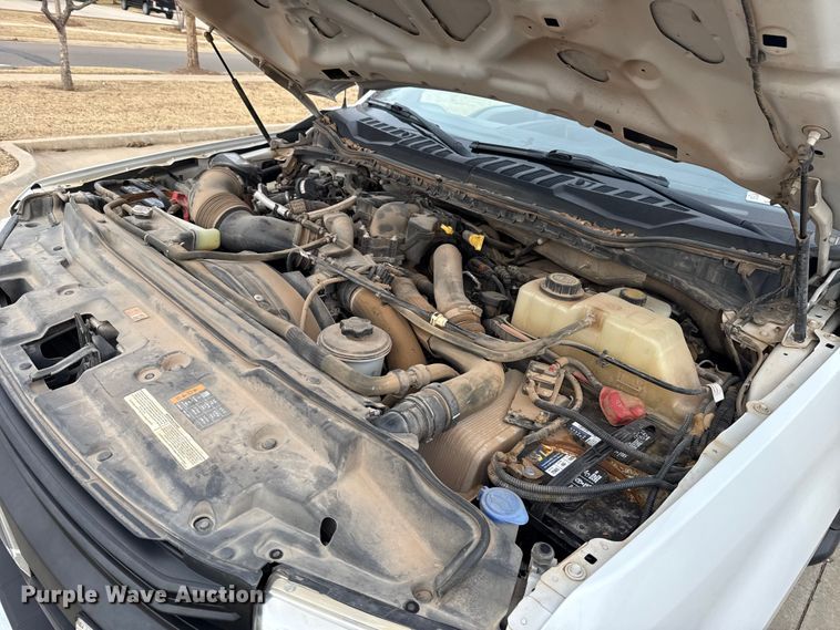 image for item ES5620 2019 Ford F350 Super Duty Ext. Cab utility bed pickup truck