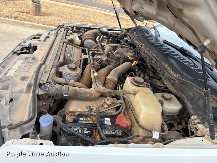 image for item ES5620 2019 Ford F350 Super Duty Ext. Cab utility bed pickup truck