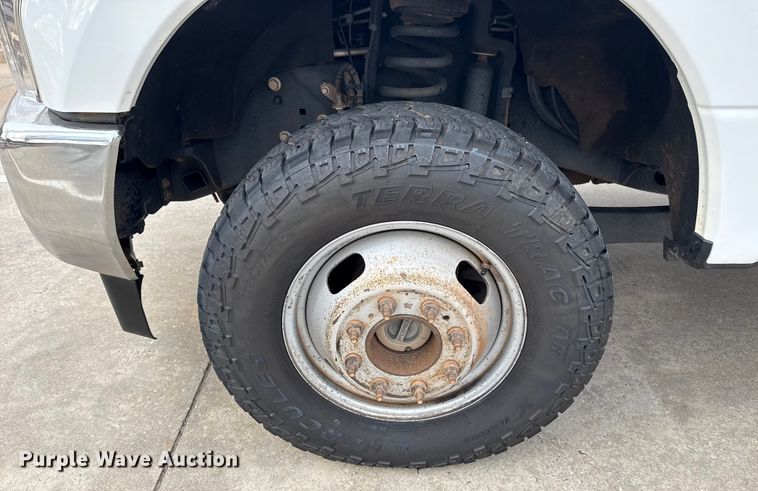 image for item ES5620 2019 Ford F350 Super Duty Ext. Cab utility bed pickup truck