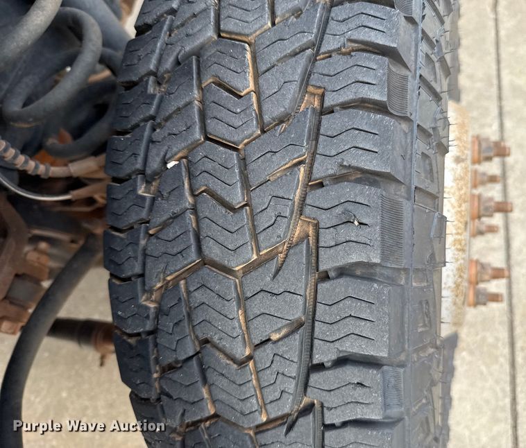 image for item ES5620 2019 Ford F350 Super Duty Ext. Cab utility bed pickup truck