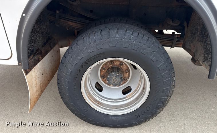 image for item ES5620 2019 Ford F350 Super Duty Ext. Cab utility bed pickup truck