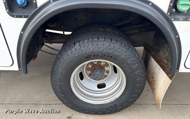 image for item ES5620 2019 Ford F350 Super Duty Ext. Cab utility bed pickup truck