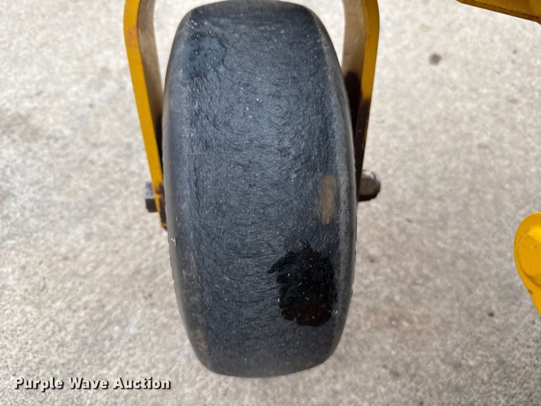 image for item ES5683 Hustler Raptor SD ZTR lawn mower