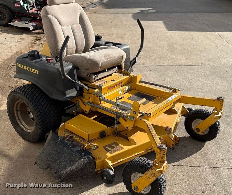 image for item ES5687 Hustler XR-7 ZTR lawn mower