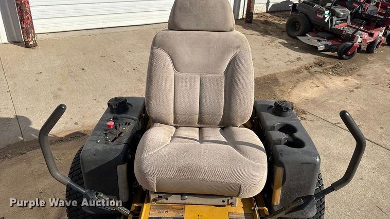 image for item ES5687 Hustler XR-7 ZTR lawn mower