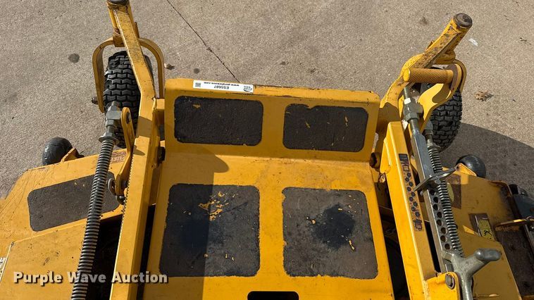 image for item ES5687 Hustler XR-7 ZTR lawn mower