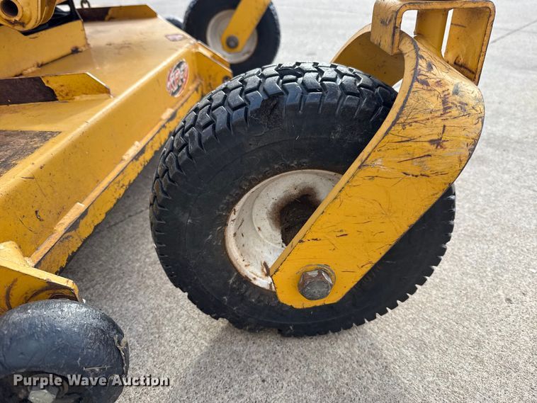 image for item ES5687 Hustler XR-7 ZTR lawn mower