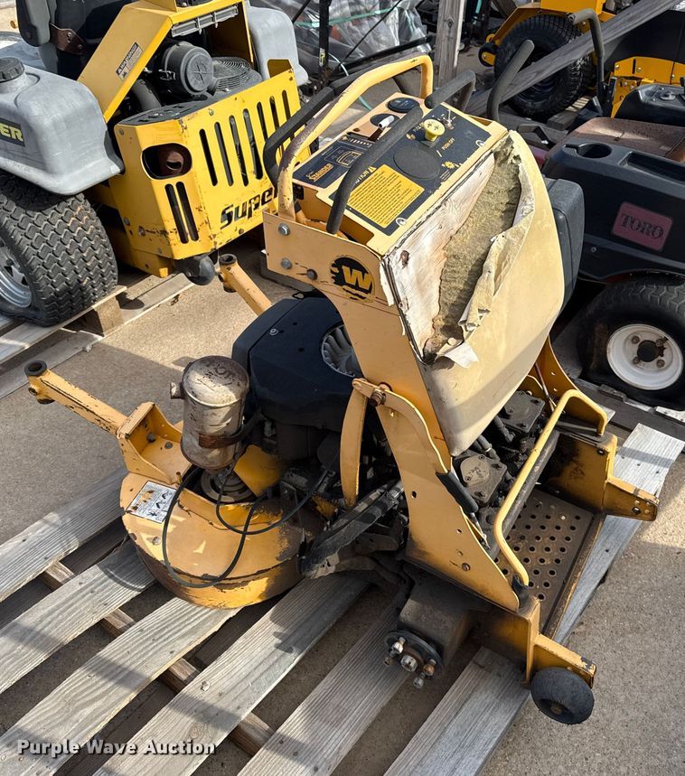 image for item ES5689 Hustler Super Z ZTR lawn mower