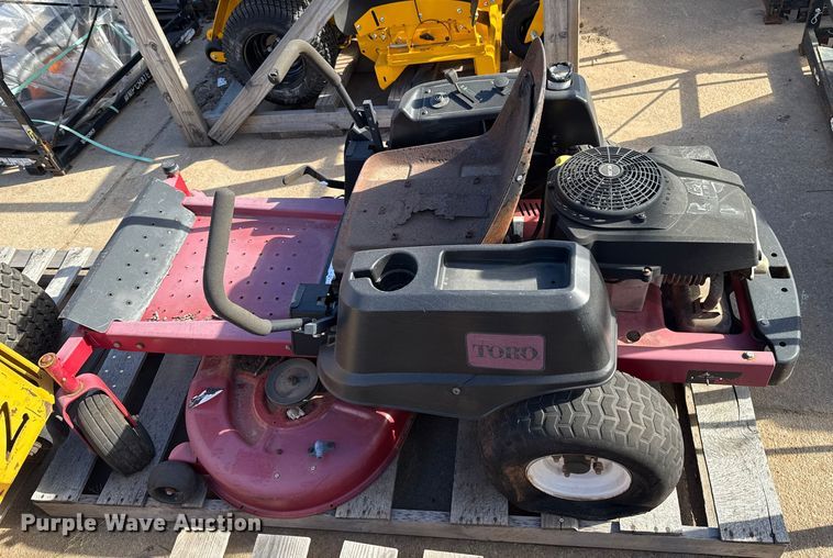 image for item ES5689 Hustler Super Z ZTR lawn mower