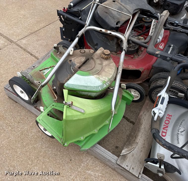 image for item ES5690 (12) lawn mowers